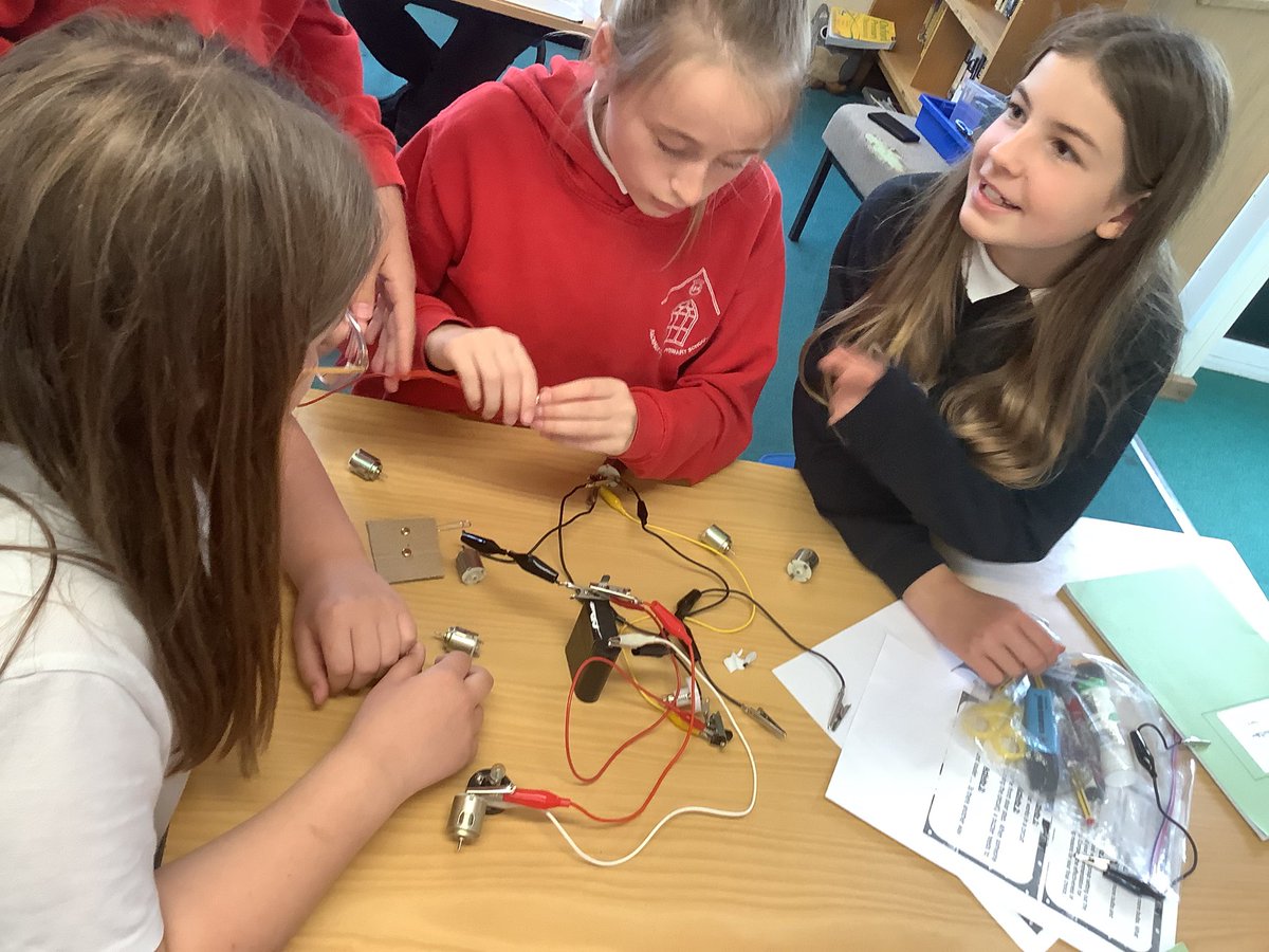 Mrs Ball tweet media