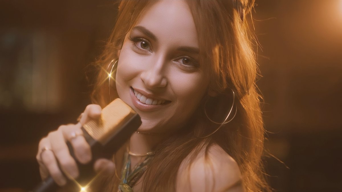 seriesemcena's tweet photo. Gabriella Di Grecco apresenta ‘A Volta’, nova música da Disney que celebra o retorno presencial: https://t.co/jUByQTse79 https://t.co/whVFKL7VPy
