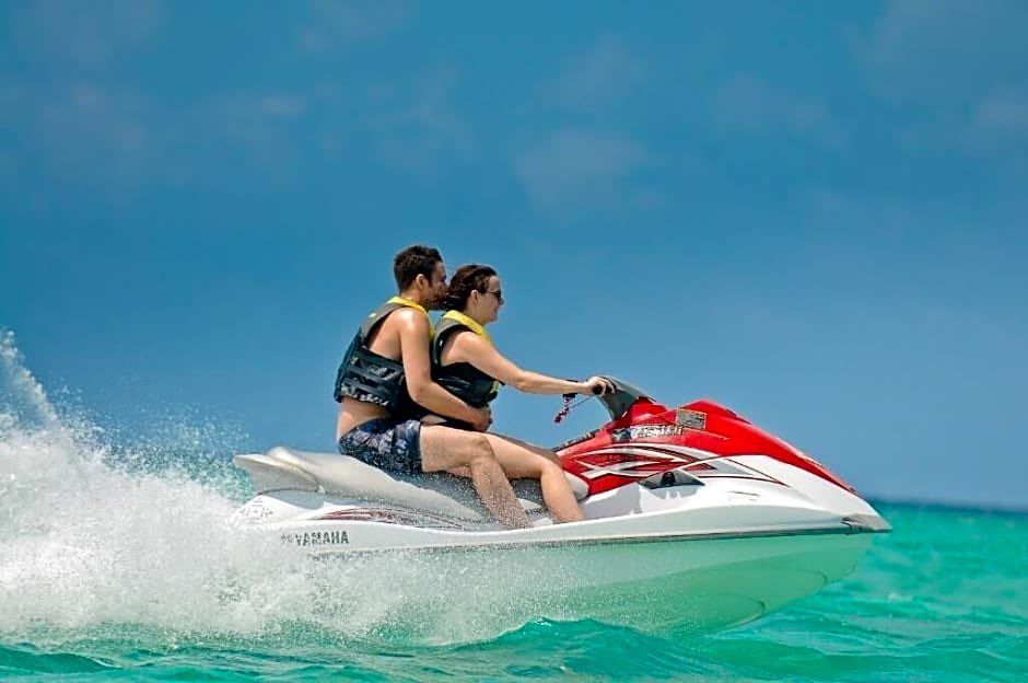 AmazingAdventzw's tweet photo. 📍Zanzibar Exclusive Honeymoon Package 👩‍❤️‍👨😘🔥🌹😍❣️

PACKAGE COST:FROM $1800 PER COUPLE 

Book this 6 Nights luxury honeymoon package to Zanzibar in a luxury resort in a Villa with a private pool with an all inclusive package for 2 pax.Enjoy a romantic sunset cruise in Nungwi https://t.co/a3RfLAI97p