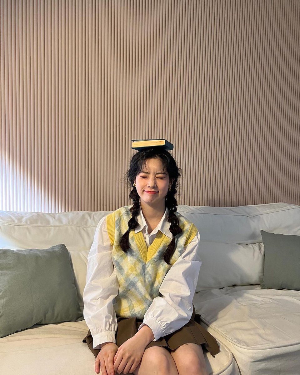 다현 (DAHYUN) (@twice_dhk) on Twitter photo 