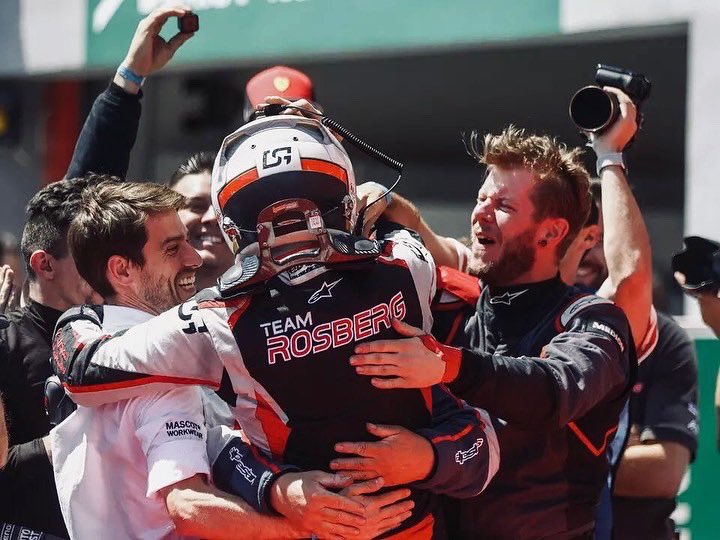 Dev Gore tweet media