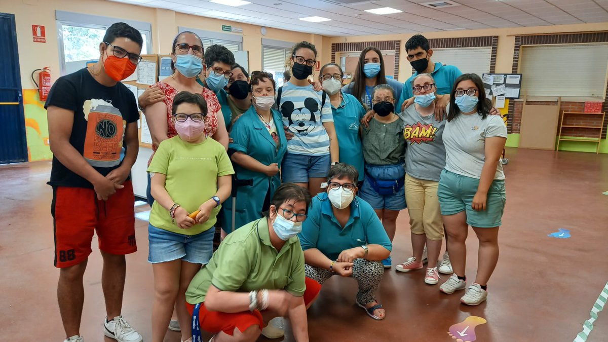 Hoy hemos despedido a Marta y Alexandra que han terminado sus prácticas en nuestro centro. ¡¡Las deseamos mucha suerte en su nueva etapa y esperamos que nos visiten pronto!!