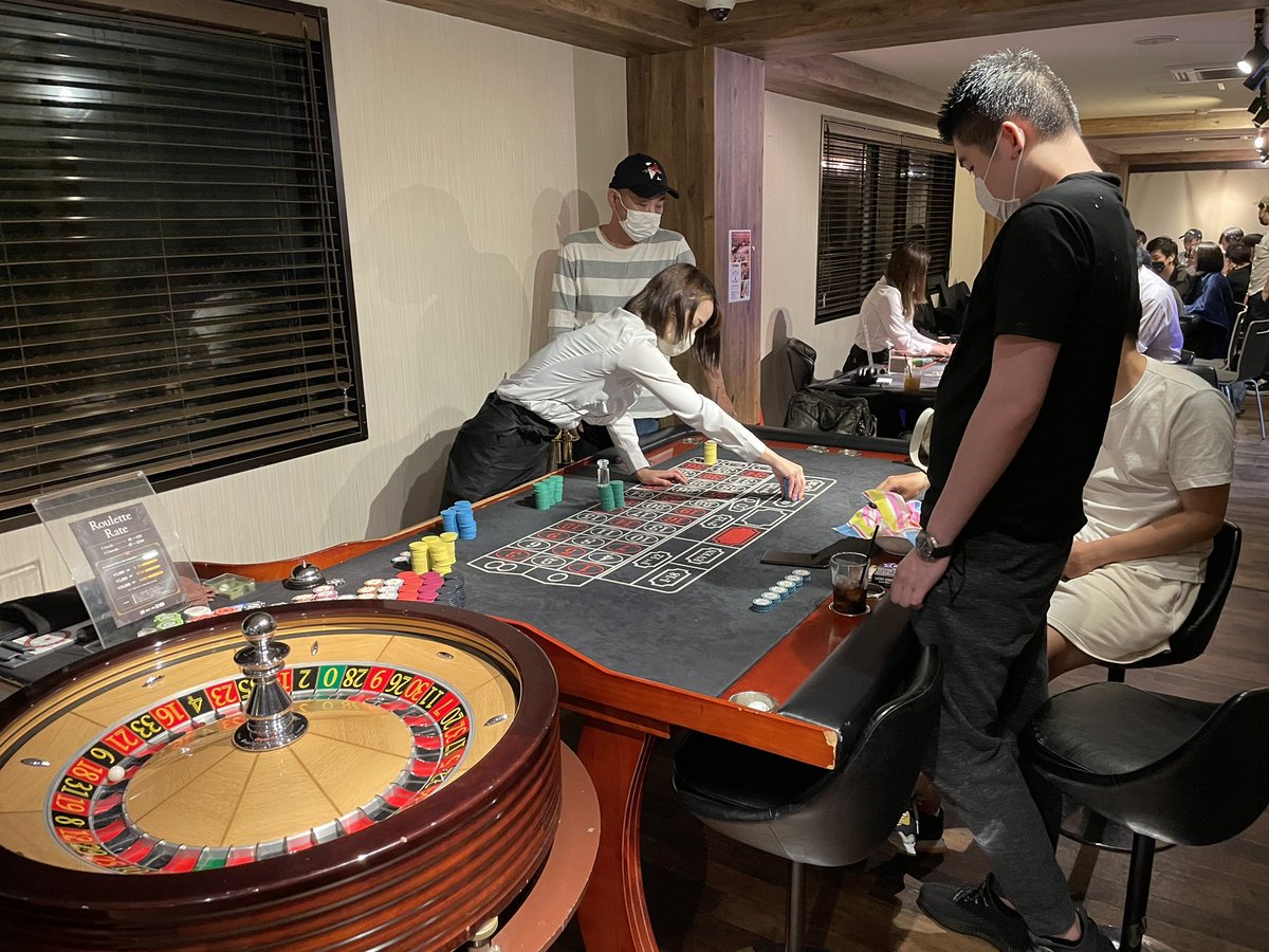 leje_casino_bar's tweet photo. カジノゲームも元気に稼働してます✨
ルーレット、ブラックジャック
盛り上がっております❤️🔥❤️🔥❤️🔥
ぜひ遊びに来てください🤍
#京都 #kyoto #casino #casinobar #roulette #blacljack #leje https://t.co/fIO4UvfghV