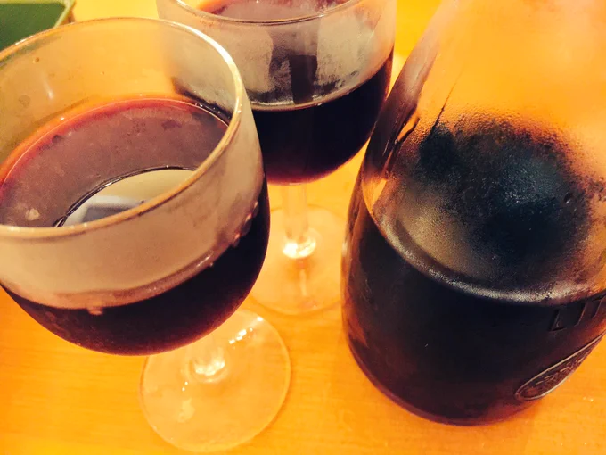 サイゼリヤさんのワイン🍷

  ( 'ー` ) ふふ～ん
 ～(  )～
   く く 