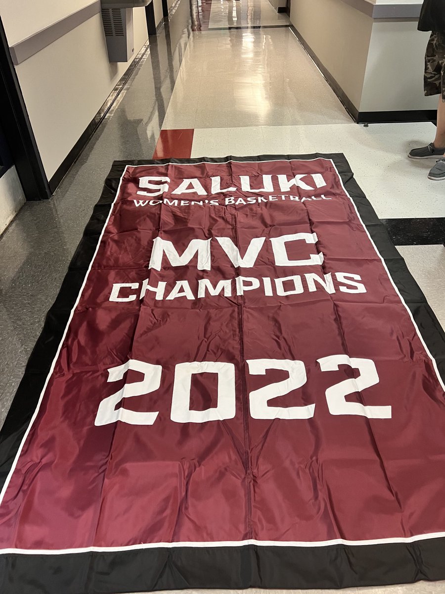 CLouStein64's tweet image. Just got word that 2 special things are arriving for ⁦@SIU_WBasketball⁩ - our Championship rings &amp;amp; the banner that will be put up in the Banterra Center! Reminds me how much i miss those talented &amp;amp; driven players &amp;amp; staff that made it happen!