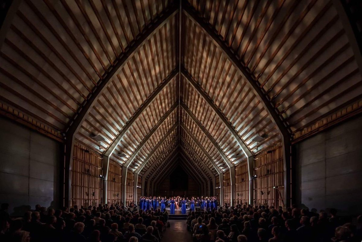 Robelighting's tweet photo. Elegantly illuminating the DR Pigekorets concert at Bramstrup Gods in Denmark with #lightingdesigner Malthe David Haugaard using a rig of @Robelighting #DL4S profile luminaires supplied through LIVE COMPANY. (📸 Kim Matthäi Leland)
#robelighting #livecompany #concertlighting https://t.co/okzFagK2aX