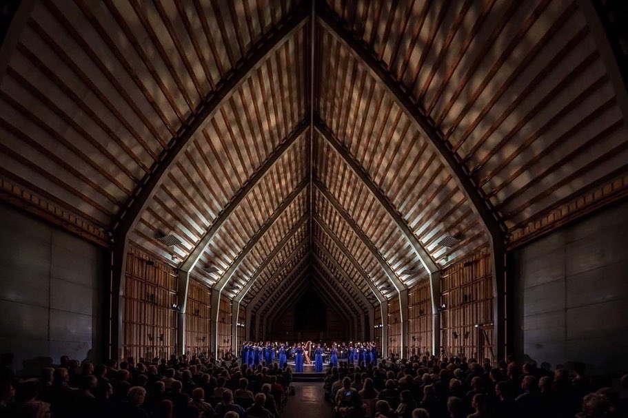 Robelighting's tweet photo. Elegantly illuminating the DR Pigekorets concert at Bramstrup Gods in Denmark with #lightingdesigner Malthe David Haugaard using a rig of @Robelighting #DL4S profile luminaires supplied through LIVE COMPANY. (📸 Kim Matthäi Leland)
#robelighting #livecompany #concertlighting https://t.co/okzFagK2aX