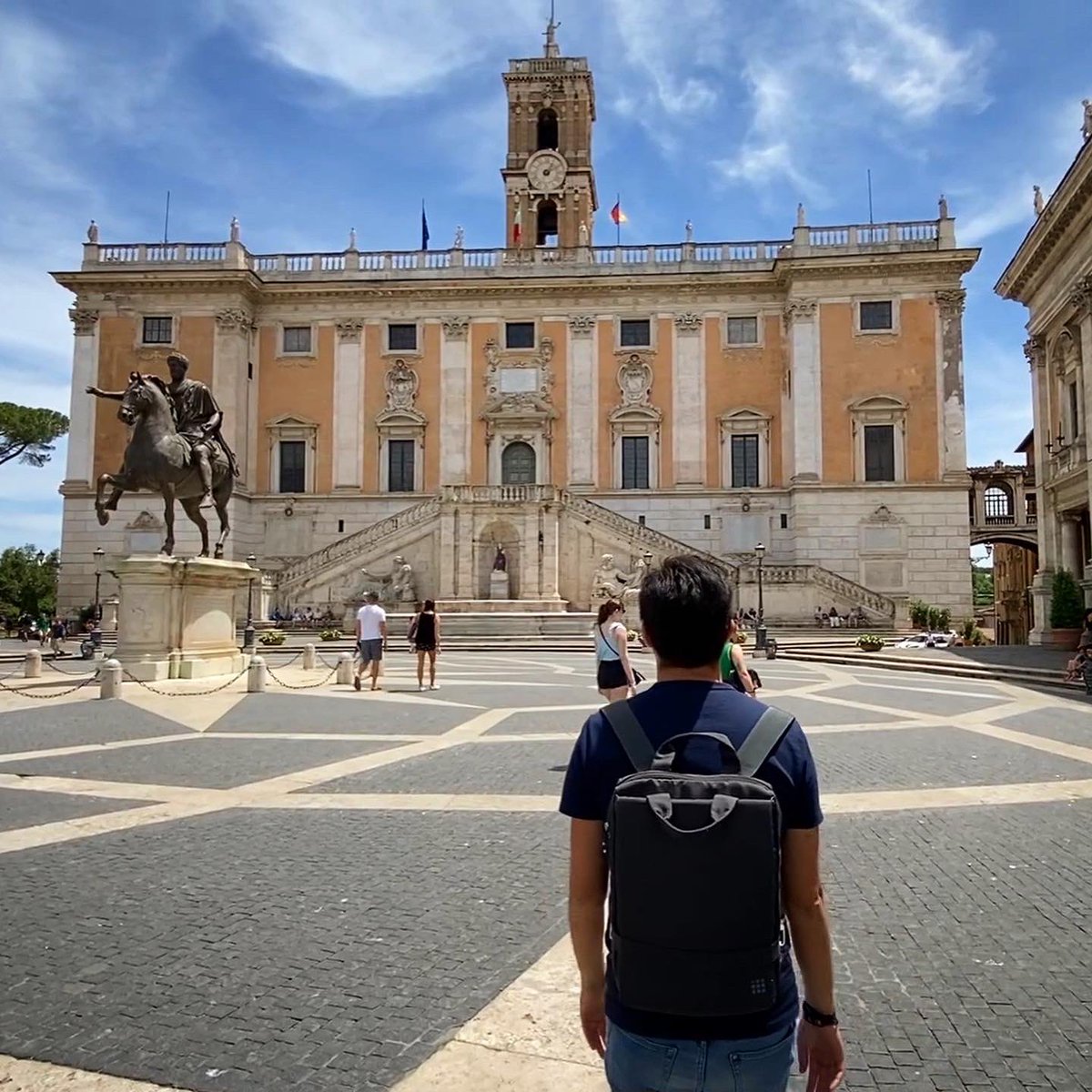RomaOra_it's tweet photo. Frame tratti da alcuni dei nostri ultimi video: dal #Campidoglio alla Thailandia di #Roma 🤔

Siamo andati anche alla ricerca del nasone più fresco del centro della città ➡️ I video completi li trovi nel Canale YT e nella Pagina FB di #RomaOra! https://t.co/KNrb9A5EVM