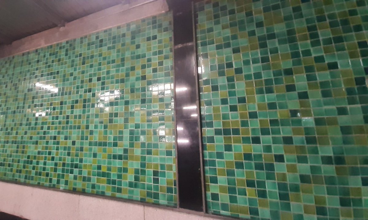 i_eeshasri's tweet photo. When Delhi metro station's wall is more productive than you 🥹 https://t.co/Po433lwvnw