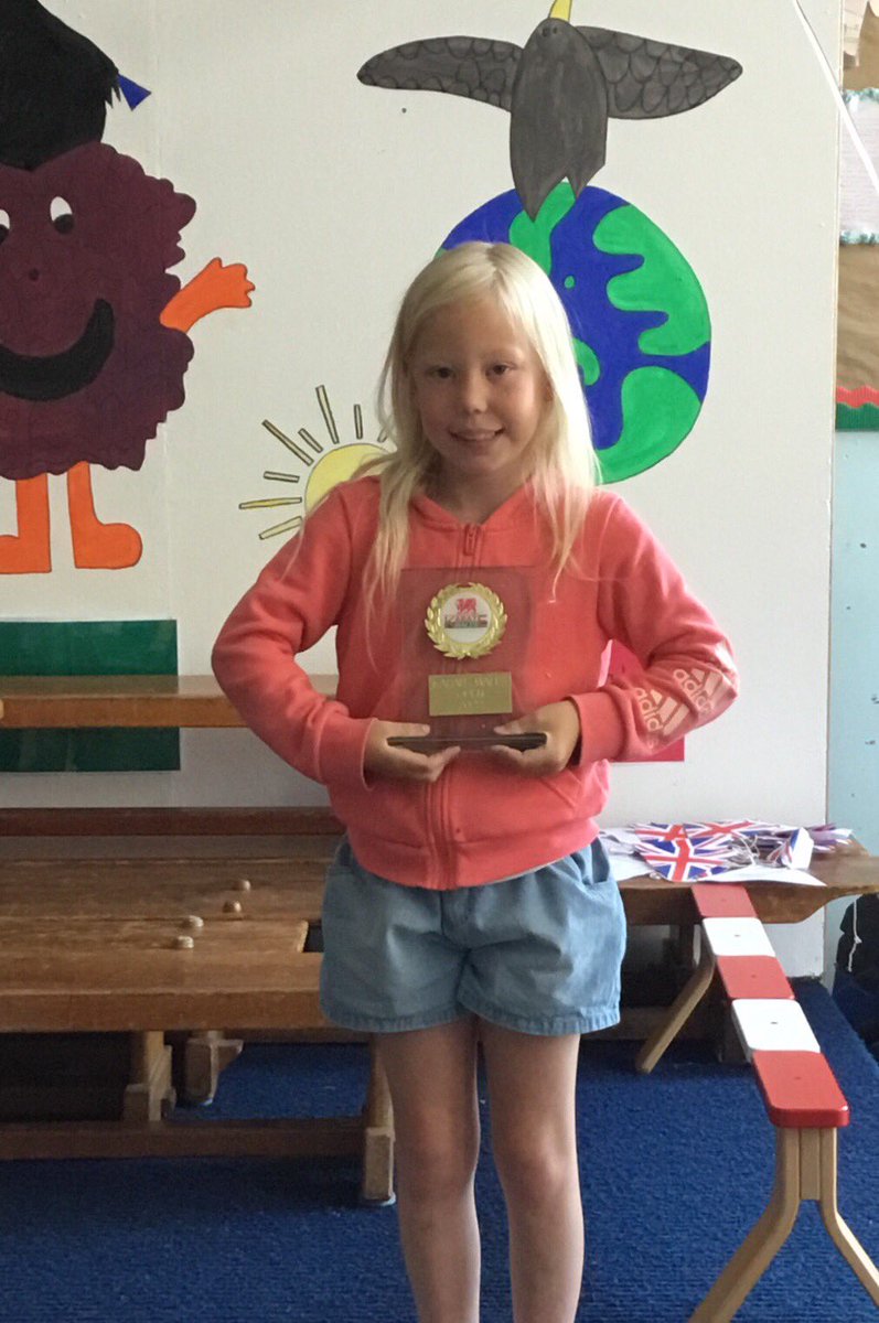 It was so lovely to see the children back together again in our whole school assembly today! #teamfochriw #ethicalinformedcitizens <a href="/fcwpa/">Fochriw Primary</a> <a href="/SharonPascoe123/">Mrs P</a>