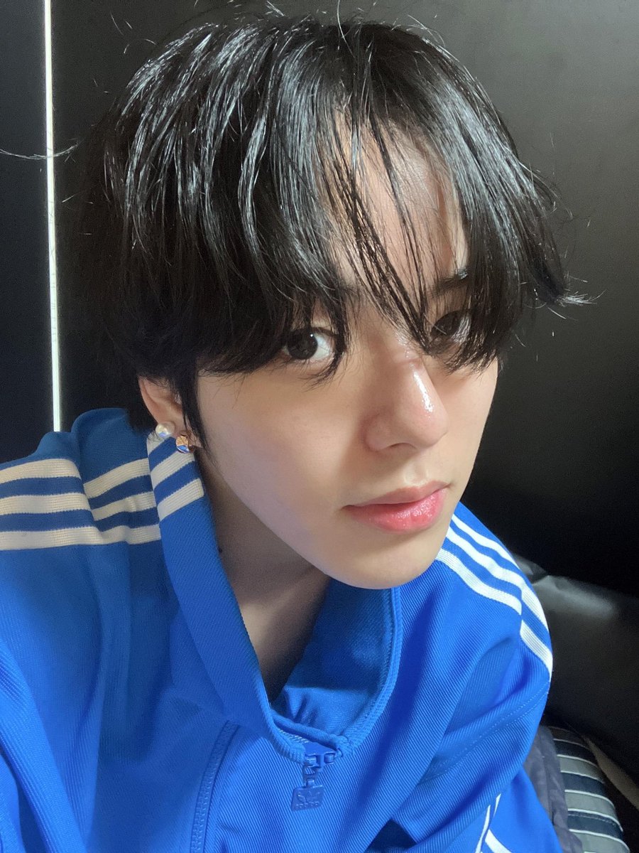 trstaku's tweet photo. 흐어어어ㅜㅜ
아진심개같이힐링 https://t.co/RKJdE1x7Ml