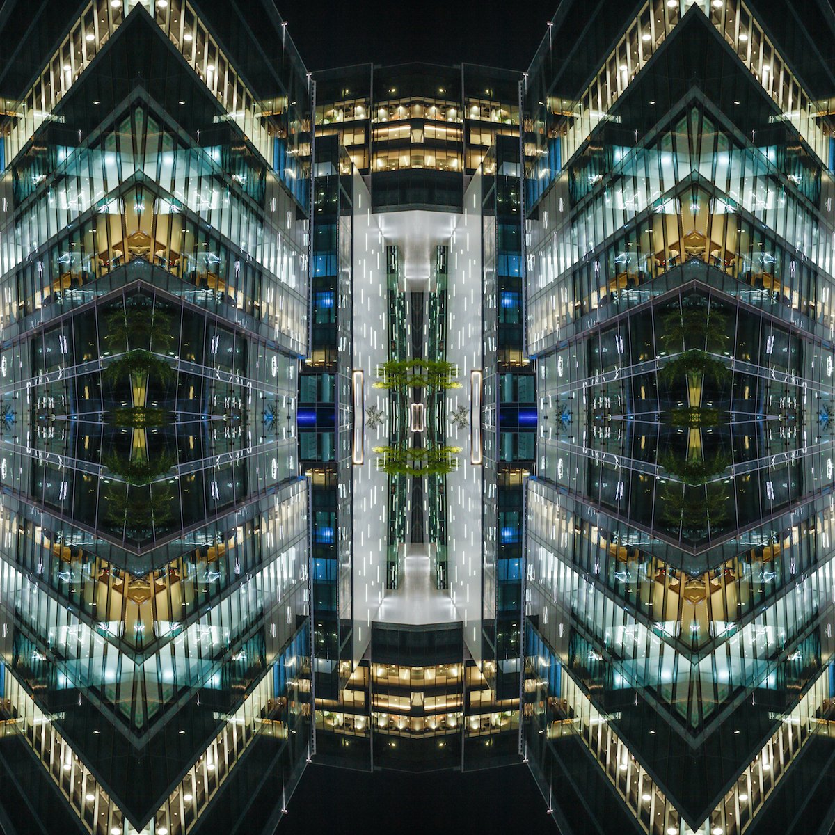 Dubai Tezign District
First mint after 6 months.
Late mint for #tezosartweek 
1/1 photo token listed for 3xtz #tezos 
---
Shop link in thread