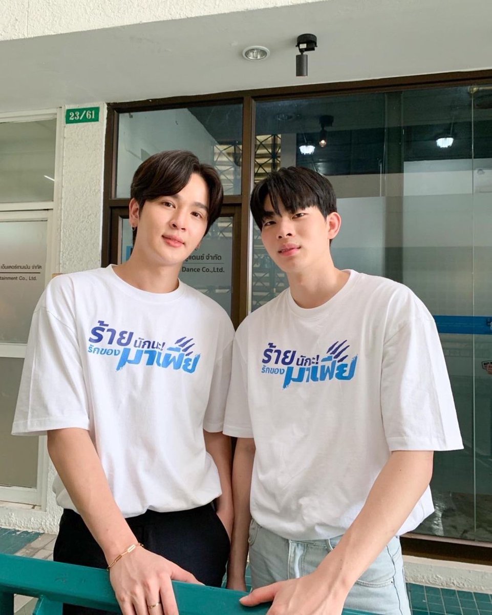 yoontons_fsp's tweet photo. 2022.06.20 : yoonpsn IGpost update

น้ำตาลก็ไม่หวานเท่านี้ค่ะ ต้นแอบมองพี่ยุ่นอ่ออออ😏  

#ร้ายนักนะรักของมาเฟีย 
#yoonphusanu  #mytonsrn  #ยุ่นต้น https://t.co/9DpmRo5vp4