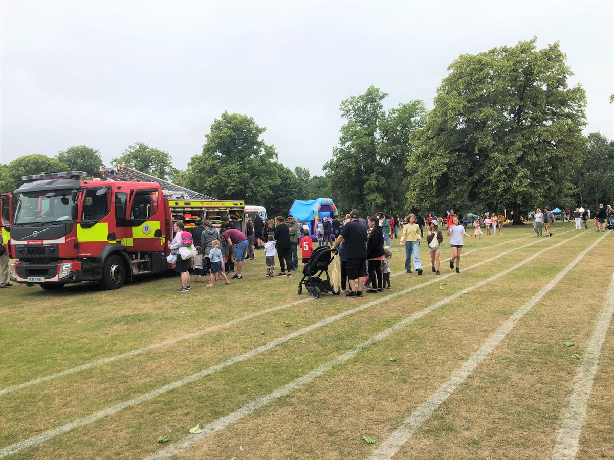 HighdownSchool's tweet photo. Our Highdown 50th Anniversary Celebration was a brilliant event. The atmosphere was perfect and people came along with a smile on their face and reminisced about the 'old days'. They enjoyed a number of fantastic performances, tasty treats, fun games and much more! https://t.co/s1RieCNrEL