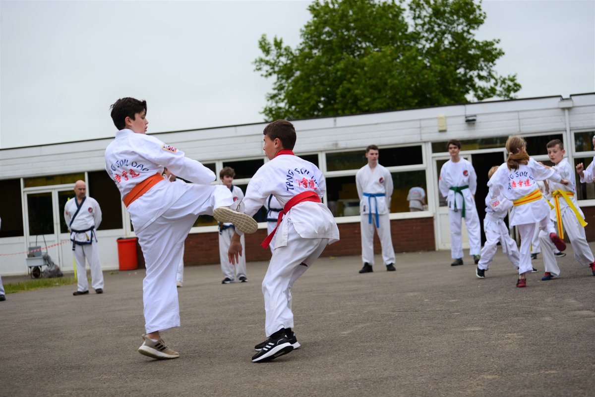 HighdownSchool's tweet photo. Our Highdown 50th Anniversary Celebration was a brilliant event. The atmosphere was perfect and people came along with a smile on their face and reminisced about the 'old days'. They enjoyed a number of fantastic performances, tasty treats, fun games and much more! https://t.co/s1RieCNrEL