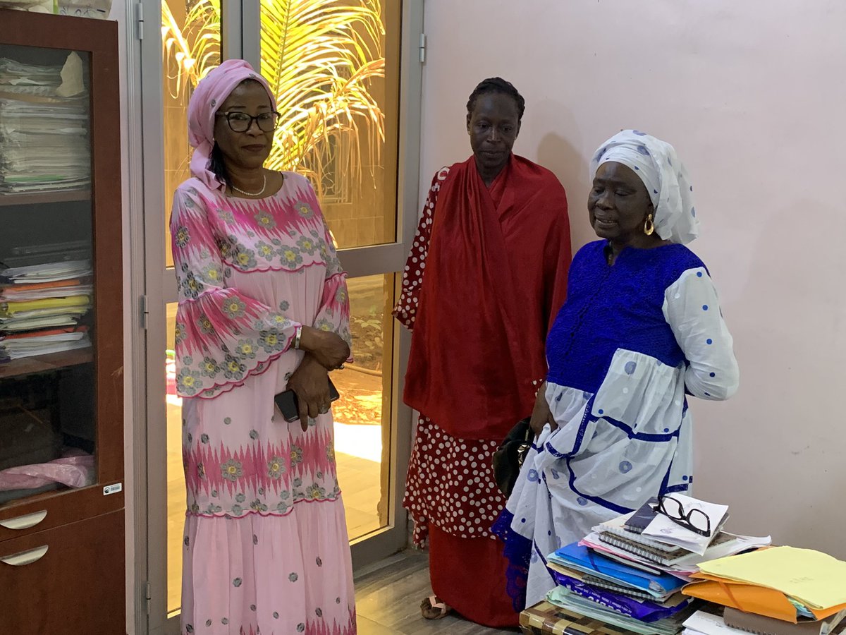 Usoforal's tweet photo. USOFORAL a reçu la visite de Madame la Directrice @DVulnerables du @MFFG_SN Mme Fatou Ndiaye Deme. Une visite au cours de laquelle elle a fait le tour des locaux de USOFORAL ainsi que deux de ses satellites : ECAF et Waare. https://t.co/GP3Q2sDxmy