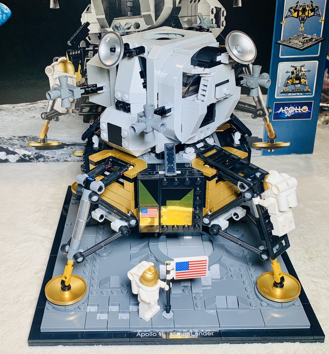 wargamingrecon's tweet image. Built the #lego #creatorexpert #nasa #lunarlander during @shock_trooper_brix livestreams. Build was a blast. @shopbrickify Sticker placement was good with tweezers.  Great set. Looks good. Fun build techniques. Highly recommend this set. #afol #legophoto