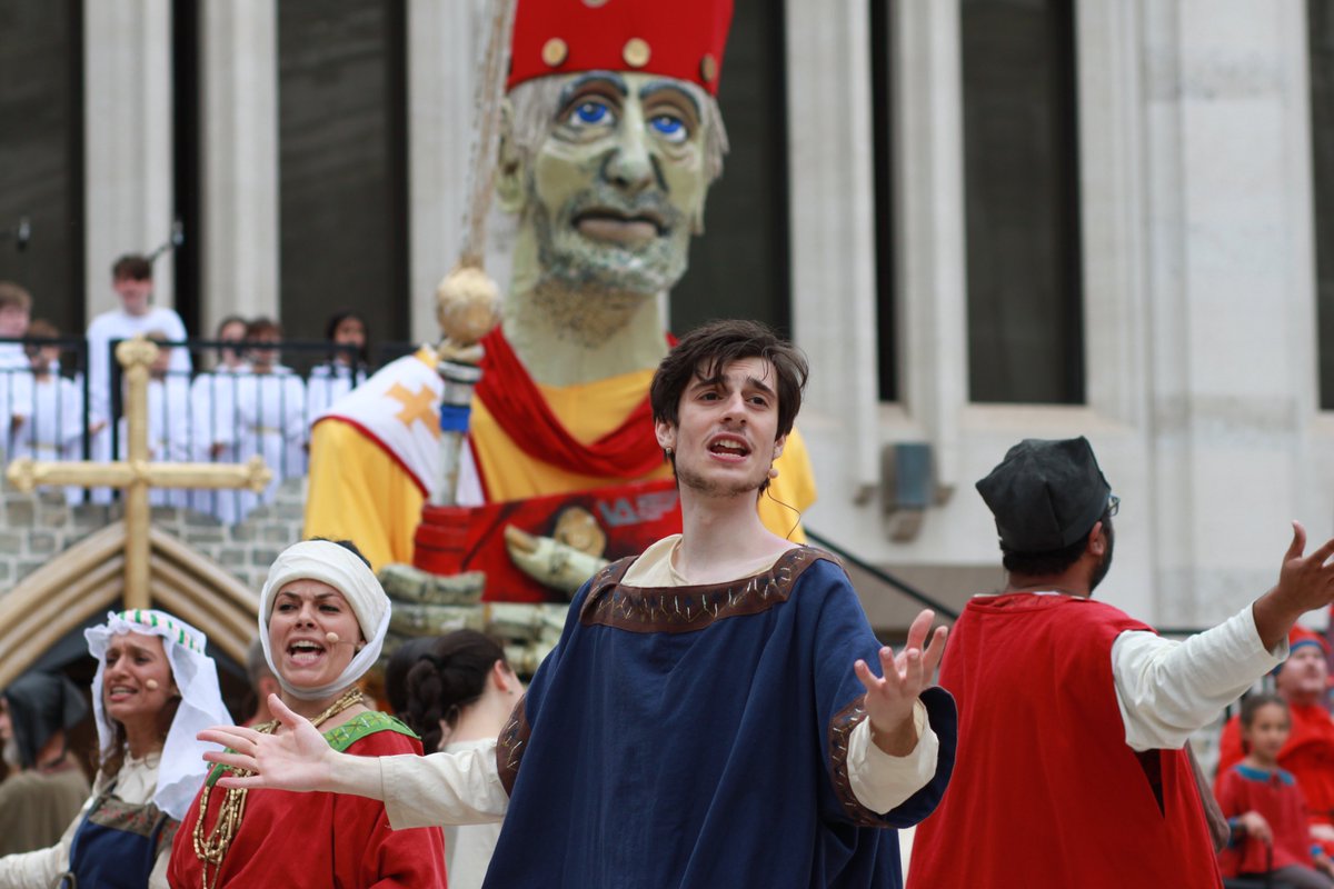ForBecket's tweet photo. More pictures from our wonderful show London's Turbulent Son performed in Guildhall Yard over the weekend. Thank you Emmeline Winterbotham, Vahan Salorian and our wonderful cast. Please like and share.
@visitthecity @citylordmayor https://t.co/jgzWA6IxaQ