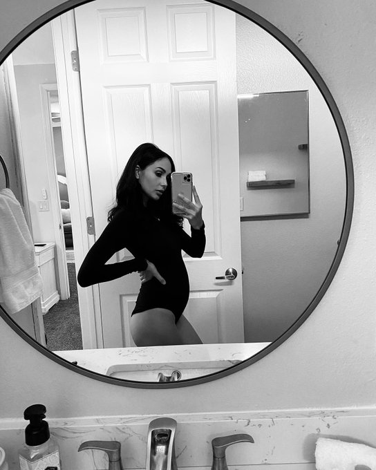 My daughter, I can’t wait to meet you. https://t.co/sLCdfaGprF