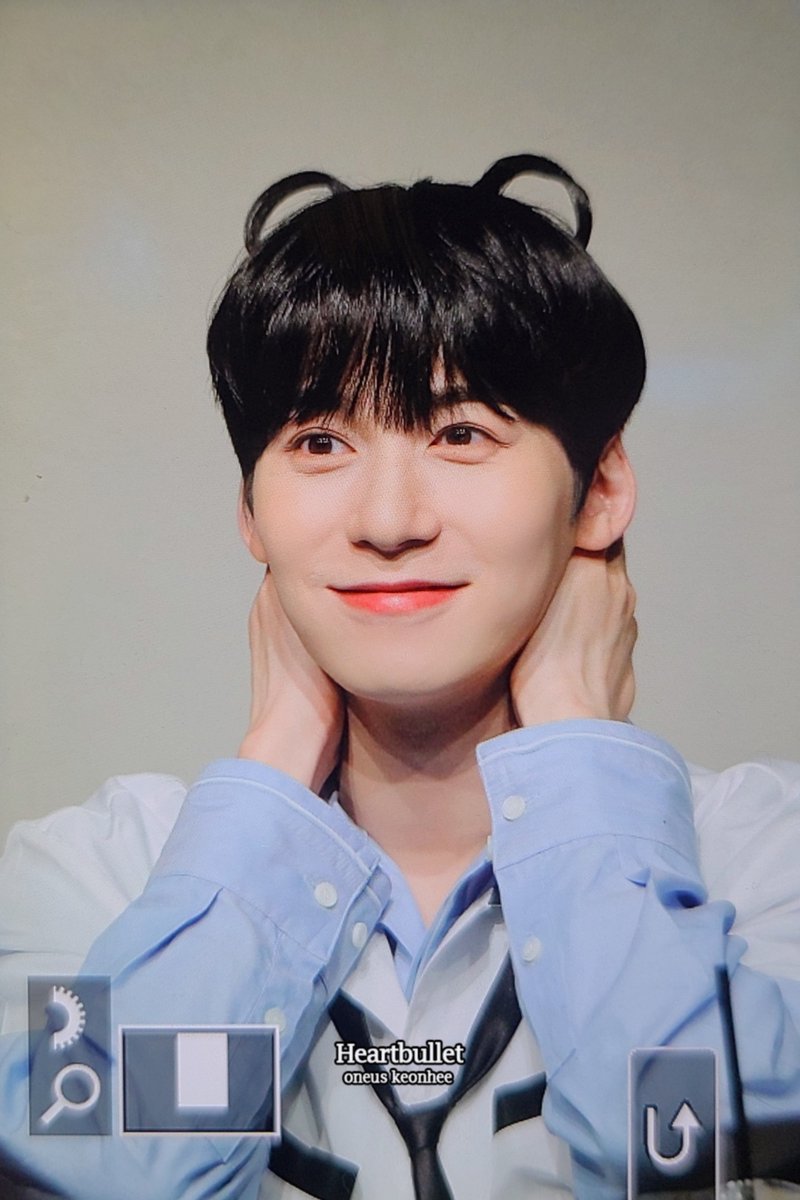 220620 팬싸 프리뷰 수줍은 곰돌쿤...🐻
#원어스 #ONEUS #건희 #KEONHEE