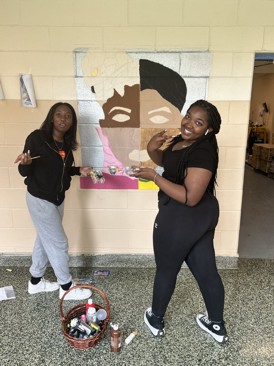 VWLibrarian1's tweet photo. The Multicultural Club mural is almost done! @GriffinPride2 @WCSDEmpowers #WCSDlibraries https://t.co/gp15tn0tn7