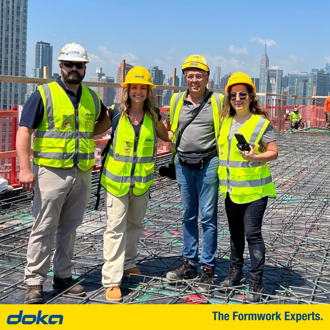 Doka_USA's tweet photo. Next Stop during the #DokaUSA #formwork photo tour ---> 
🍎The Big Apple 🍎 

#WeAreDoka 💛 #WhereInTheWorldIsManfred 💙 #MoreThanFormwork #Teamwork https://t.co/9DlYBAEVPx