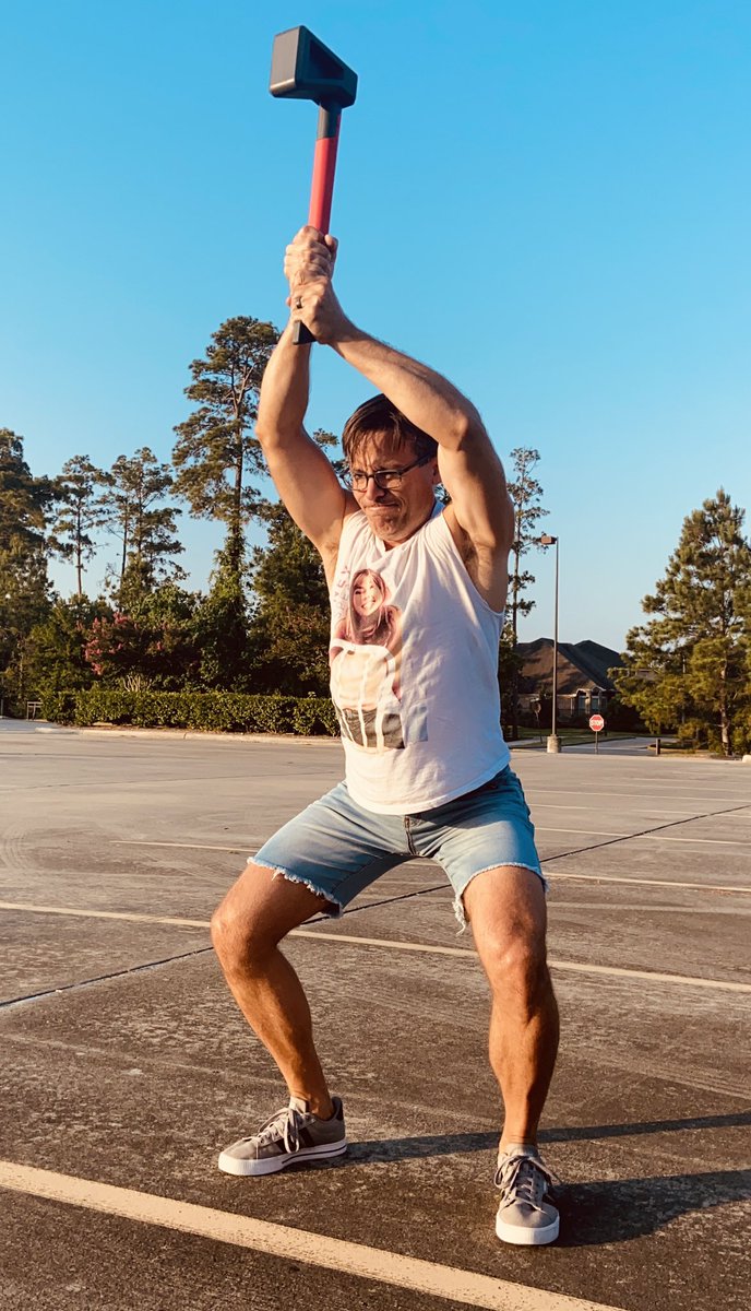 zachwolfelaw's tweet photo. Sure, the stretchy jorts look cool, but will they hold up to the stress of an actual workout?
#HungryLikeZachWolfe #StretchyJorts #ChopFit
@BornPrimitive @ChopFit https://t.co/CieBBHSlXz