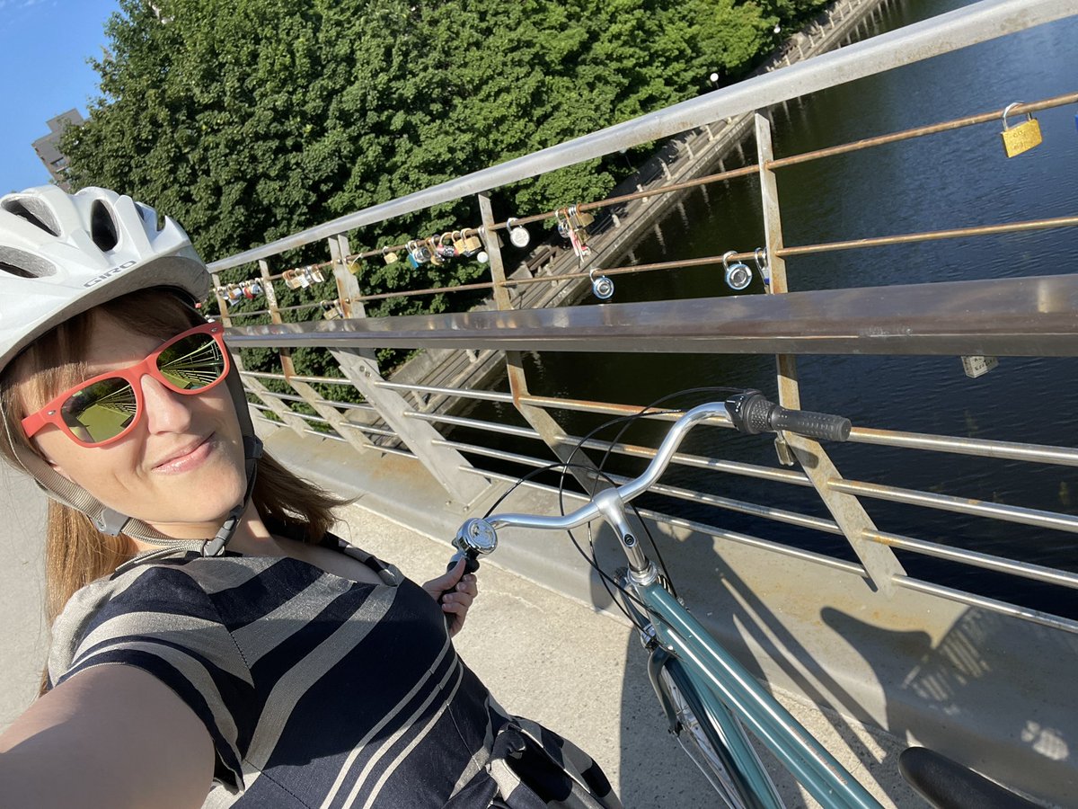 alexyarrow's tweet photo. It filled me with absolute glee to bike to a work event today! #BestCommuteEver https://t.co/r83wIXuWxC