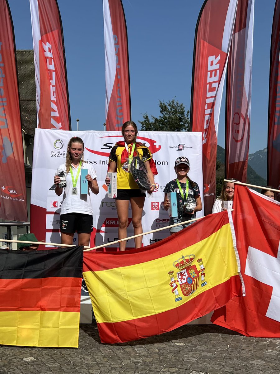 CarmelitasNSCL's tweet photo. Nuestra alumna SOFIA ÁLVAREZ DEL POZO se ha proclamado CAMPEONA DE EUROPA de patines, tanto en las modalidades de gigante como de slalom, competiciones que se han realizado este pasado fin de semana en las localidades suizas de Hergiswil y Beckenried. ¡¡ENHORABUENA!! https://t.co/Fo8pugO8LH