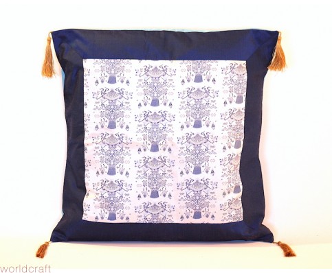 WorldcraftIndus's tweet photo. #Chinese  silk #pillow  cover hand stitched from fine patterned silks and framed with coordinating colors of pure silk.

https://t.co/4D8j1NMnMo https://t.co/Ov5qsMOlFG