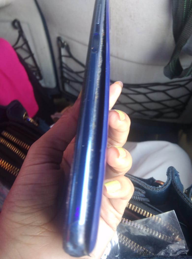Jagmeet1702's tweet photo. Please don't buy Samsung phones
My new Samsung M 51 battery swelled .Trust me the worst company to buy phones from https://t.co/yNMCbZlTjm