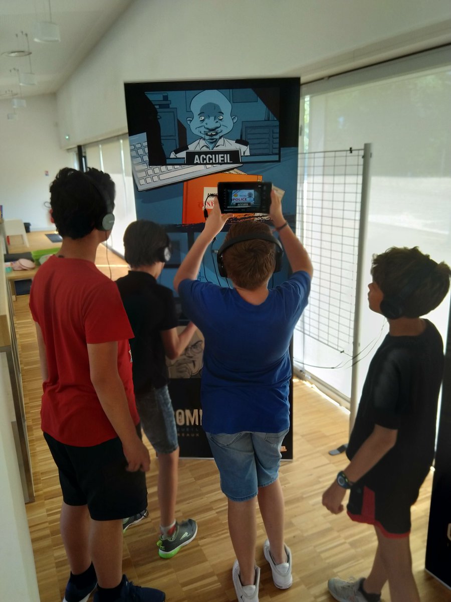 ManouryN's tweet photo. Les 6e du @ClgWiesenthal06 découvrent l'escape game de la médiathèque de St-Vallier-de-Thiey. Enquête et amusement... https://t.co/Cyxv3lYWcx