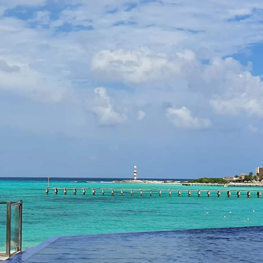 Sonya_Cano's tweet photo. Nueva semana, nuevas oportunidades... 

Con la mirada en el faro para no perder de vista nuestras metas ⚓️ 

#BuenLunes #Cancun https://t.co/VYop5noPDe