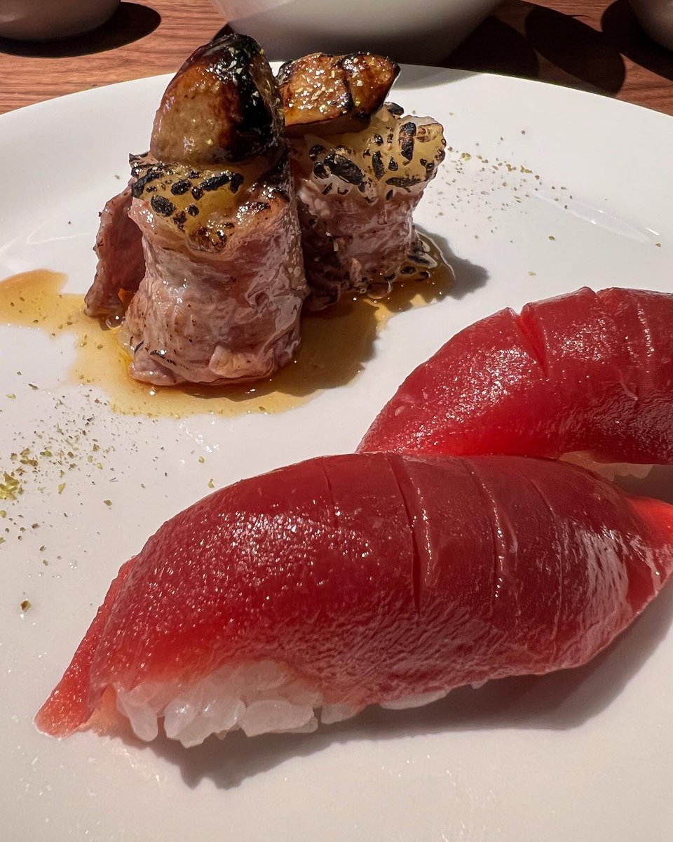 merylairen's tweet photo. Kuikku, nuevo descubrimiento en Madrid. Una barra japonesa (con un toque de México) en la que no falta El perro verde.

🔥 Imperdible su Dinamita Roll. https://t.co/8CPICVTVTr