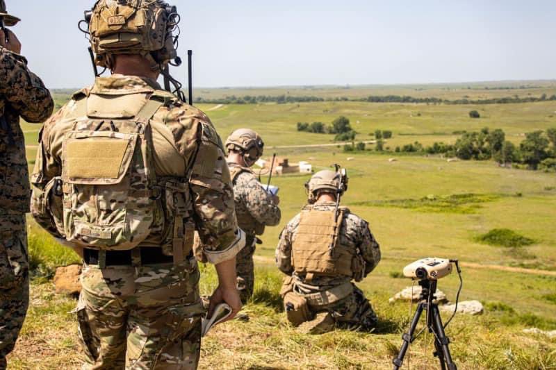 iimigofficial's tweet photo. Lightning From the Sky… ⚡️
The All-Domain Effects Team, Second Air Naval Gunfire Liaison Company executed a CAS mission with a Common Laser Range Finder-Integrated Capability during exercise GUNSLINGER 22 in Salina, Kansas.
#Marines #ANGLICO https://t.co/dpZ2jcSxMR
