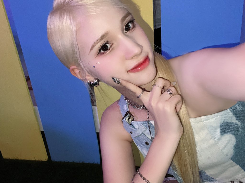 [UNIVERSE] 220620 — Huening Bahiyyih Artist Board Update 

“Kep1er has come back!!!!💙 
Everyday I'll make your day UP! Kep1ian~!”

#Kep1er #케플러 #휴닝바히에 #HUENING_BAHIYYIH <a href="/official_kep1er/">Kep1er</a>