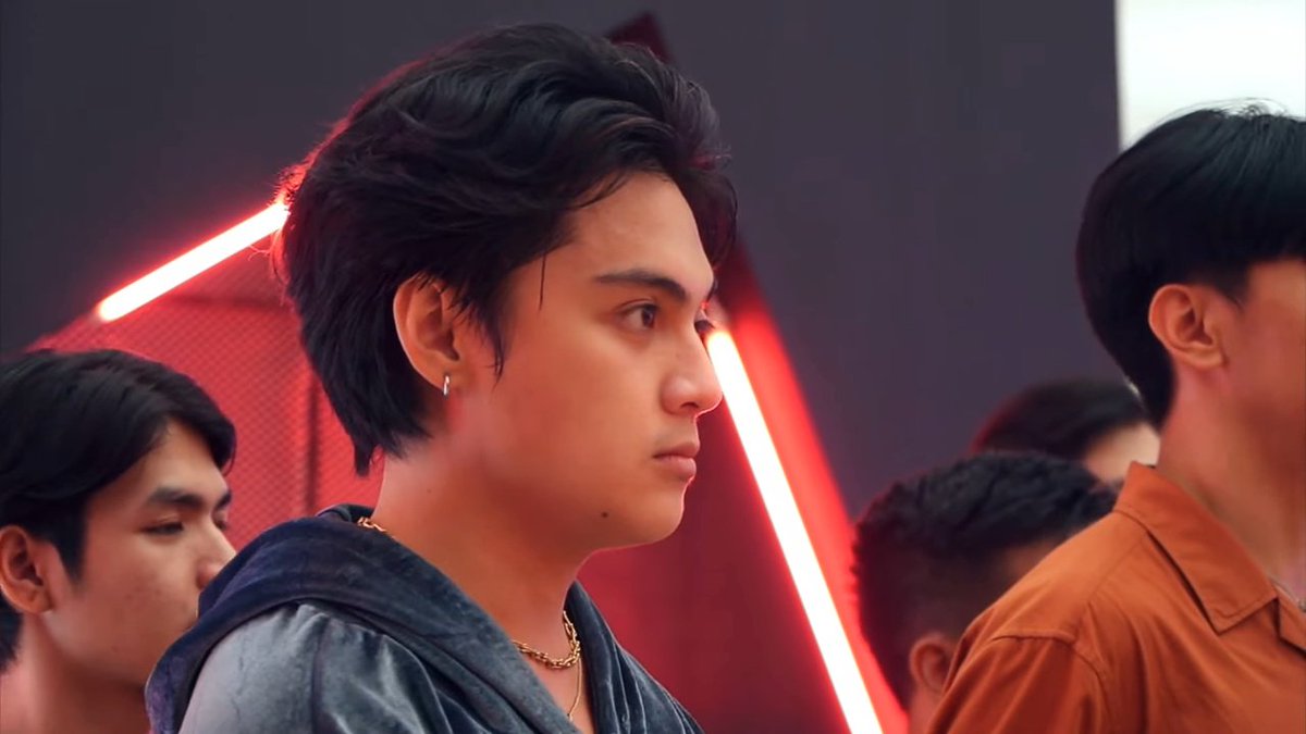 rkdramadiary's tweet photo. hello co-filos and international moots!!! let me introduce to you Lex Reyes, Mr. Swagger of Bulacan who recently joined the survival show, Top Class ππ
#KumuTOPCLASS #TopClassDay1
#TopClass_Lex @topclass_lex https://t.co/37tt2Bqifp