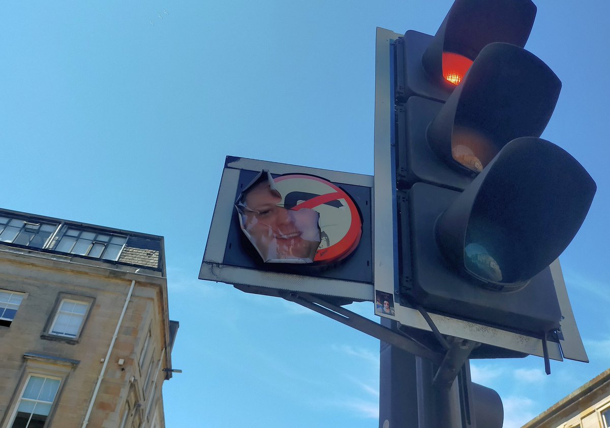 Is this you @DaftLimmy or an imposter? 🤣 Seen this on my wanders about Glasgow today enjoying the nice weather. Perfect pic for your single ..