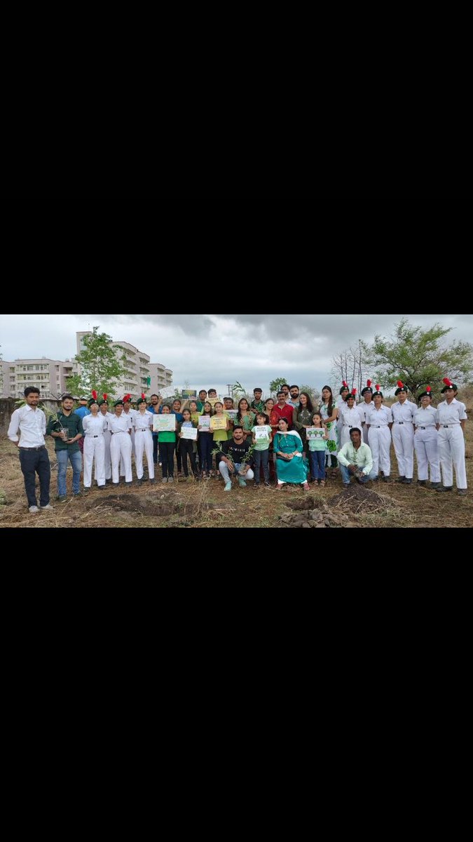 HimanshiChouh15's tweet photo. TREE PLANTATION AT DUMNA NATURE PARK 🌳 
"PLANT A TREE AND PLANT
HOPE FOR FUTURE".

@staloysiusjbp
@staloysiuscoll1 
@marymrons 
@savedumna
@NehaVerma2210 https://t.co/AQqqVFpbka