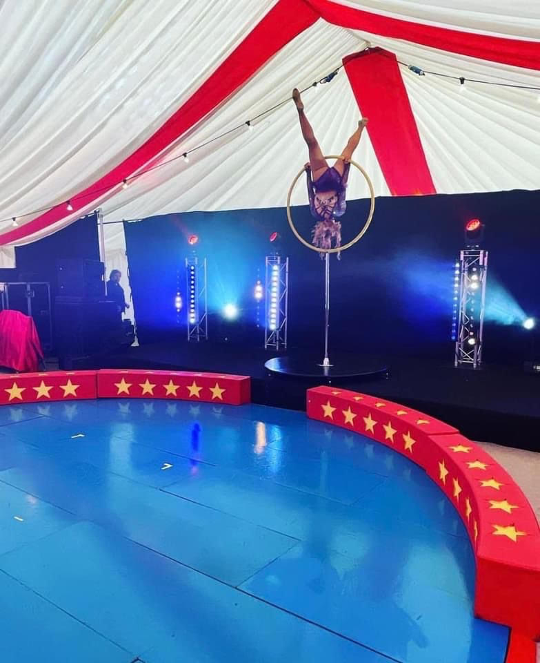 On Saturday evening the Terra Nova community was treated to a spectacular event as we saw the welcome return of the Terra Nova Summer Ball. This year the theme was 'The Greatest Showman' and the night certainly exceeded all our expectations!
