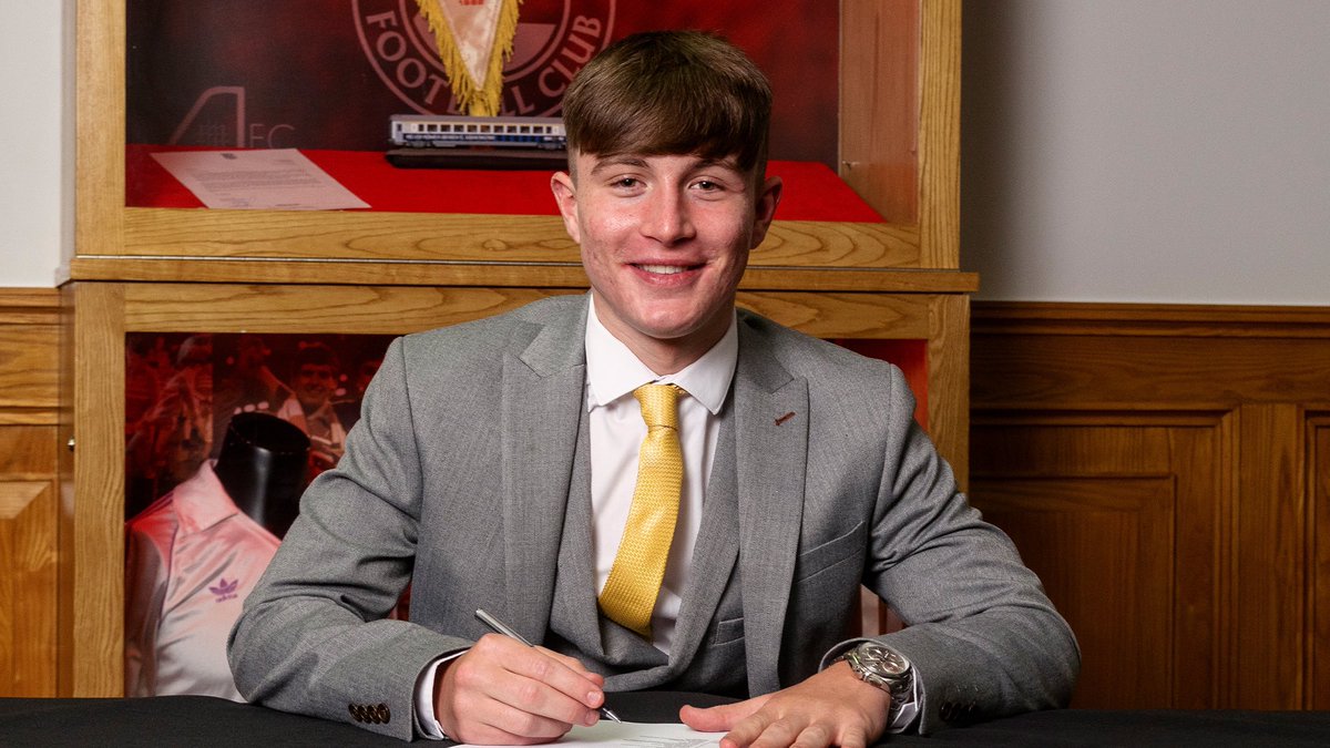 Congratulations to 2 of our ex players Findlay Marshall and Alfie Bavidge who have signed full time contracts with Aberdeen 👏🏻