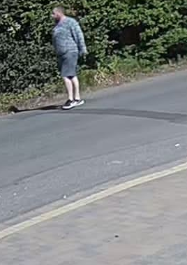 warkspolice's tweet photo. We have released an image of a man we would like to speak to about an ongoing investigation in Lapworth.

We would like to identify the man pictured as he may have information which could assist with enquiries.

If anyone recognises him, please call 101: https://t.co/ADIUv8L4oD https://t.co/lMYc0MCgv2