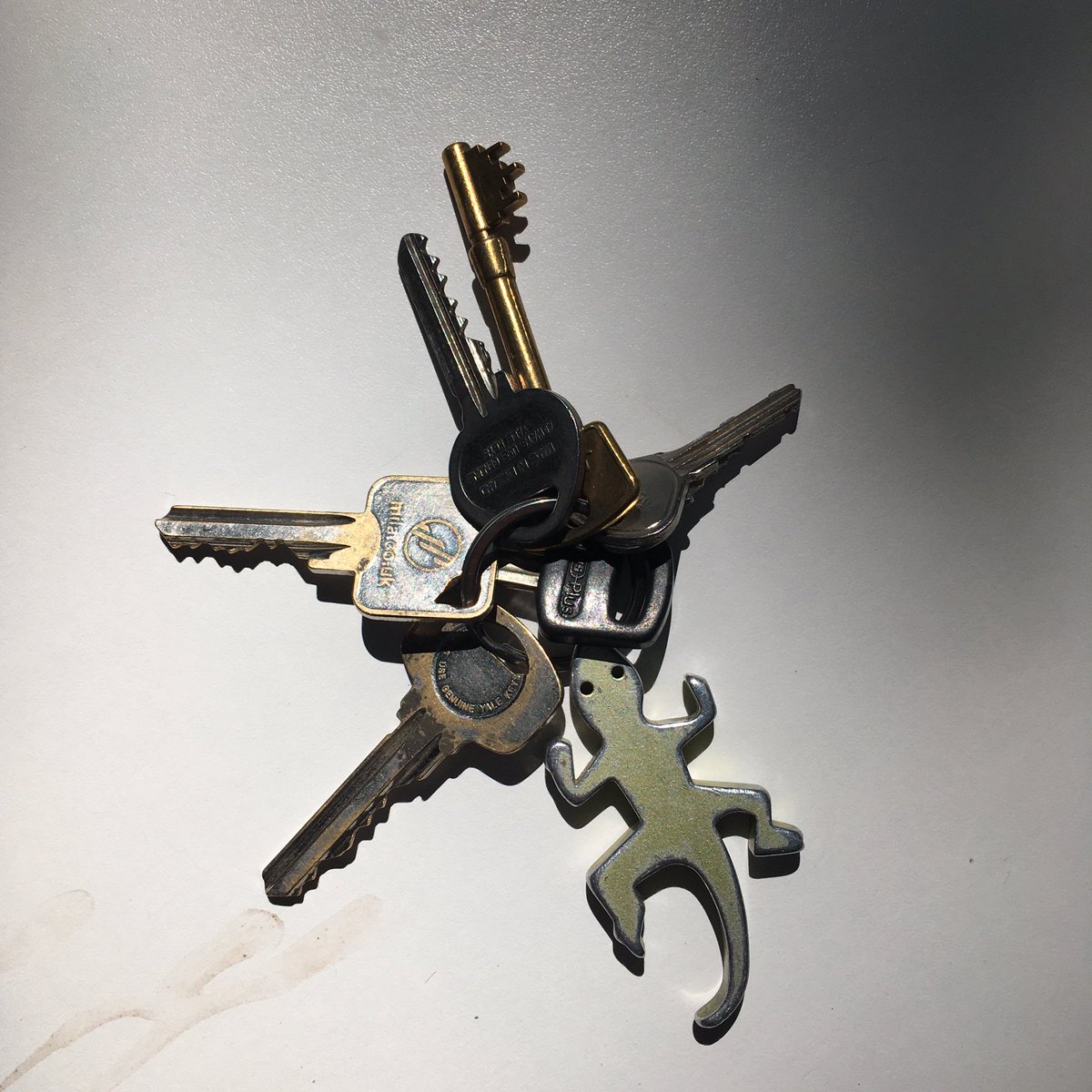 cpp_friends's tweet photo. Look what Cyril found at the playground in the park. Yours? Let us know and we can arrange a collection time #CPPic #CrystalPalacePark #cyrilfinds #lostproperty #foundkeys #lostkeys https://t.co/vHi7r0iu5z