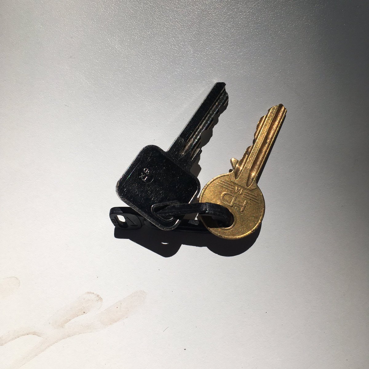 cpp_friends's tweet photo. Look what Cyril found at the playground in the park. Yours? Let us know and we can arrange a collection time #CPPic #CrystalPalacePark #cyrilfinds #lostproperty #foundkeys #lostkeys https://t.co/vHi7r0iu5z