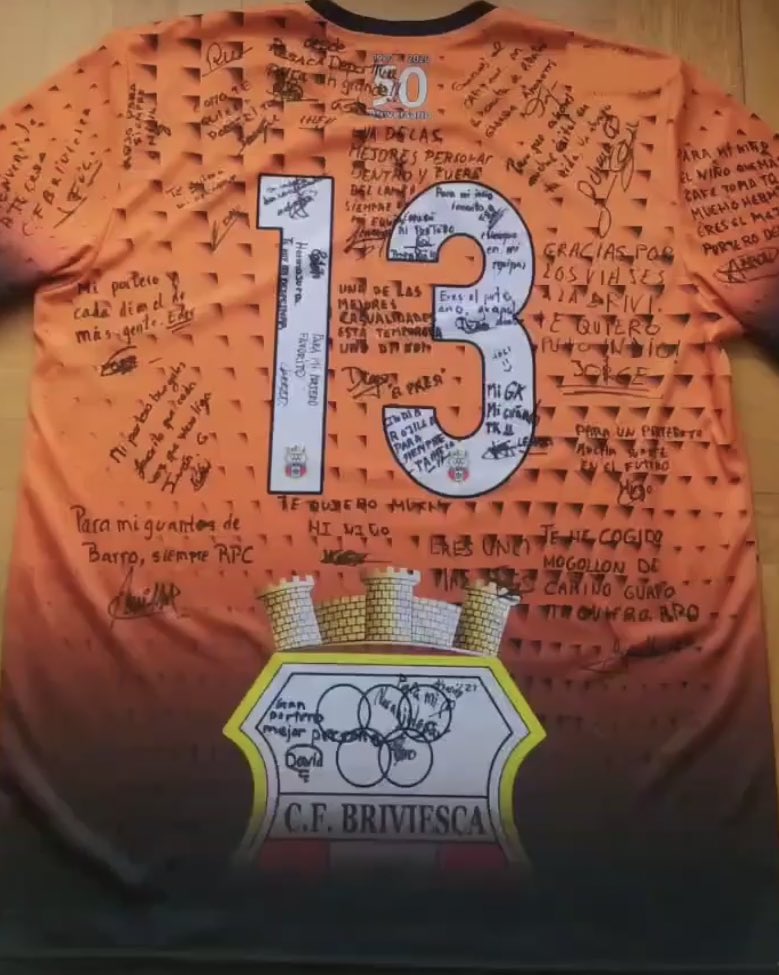 MarioAmoretti_'s tweet photo. Hoy se cumple un año del ascenso, uno de los días más felices de mi vida🎂
Tan solo tengo palabras de agradecimiento al club que confió en mi en un año tan dificil y a la familia que me lo puso todo tan fácil.❤️
Ojalá algún día nuestros caminos se vuelvan a cruzar🔴
@cfbriviesca https://t.co/PuaC1udLHH