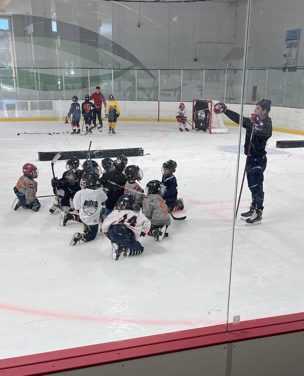 andystrickland's tweet photo. Big shoutout to @Chris_Wideman and @awides10 who are giving back to #stlhockey this week with their annual @WidemanBrosHS #GoHabsGo https://t.co/8sgZf7z1Hl