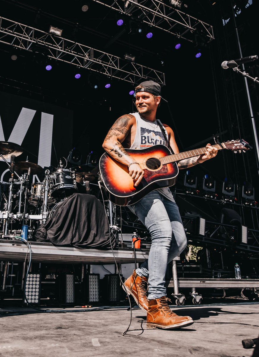 levihummon's tweet photo. Retweet if you want to see me live 🔥🔥🔥🔥 https://t.co/qpQyQ9L7nG