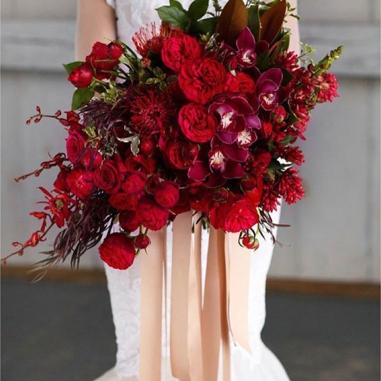 Bvanessa826V's tweet photo. We create the most beautiful bouquets and flower arrangement as per your style.
Contact us or visit us at https://t.co/LSaLvcPWnl
#RedRoseTogether #flowers #flowerarrangement #bride #bouquet #flowercommunity https://t.co/Tn7FRNvBIP