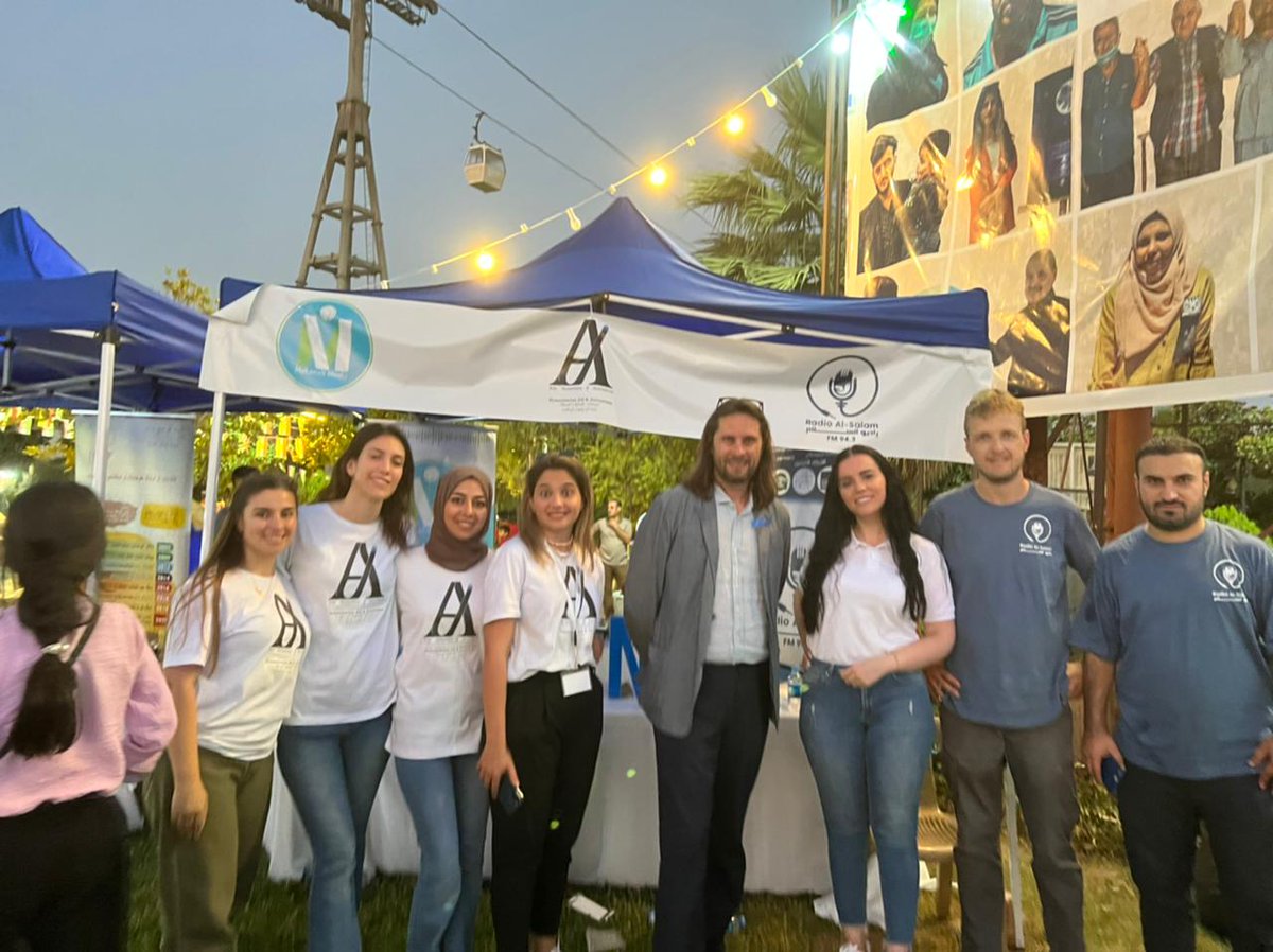 Pour la #JournéeMondialeDuRéfugié , <a href="/AHJ_org/">Aide Humanitaire & Journalisme</a> s'engage aux côtés de  <a href="/UNHCRIraq/">UNHCR Iraq</a> pour soutenir les personnes forcées à l'exil. En partenariat avec <a href="/RadioAlSalam/">Radio Al-Salam</a> et la grande contribution de <a href="/MakanatiMedia/">Makanati Media</a> 
Chercher refuge est un droit humain
#WorldRefugeeDay
