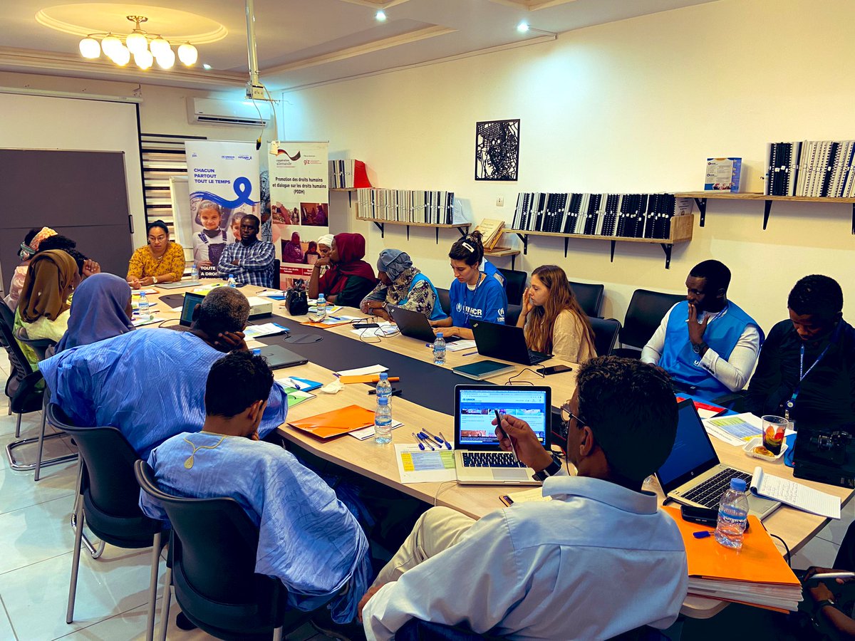 ❌Seeking safety isn't a choice.

✅ It's a human right.

On #withrefugees we built on our partnership with @giz_gmbh to foster discussions on access to asylum and protection in #Mauritania 🇲🇷 with journalists & young refugee students #pddh #pronexus #withrefugees